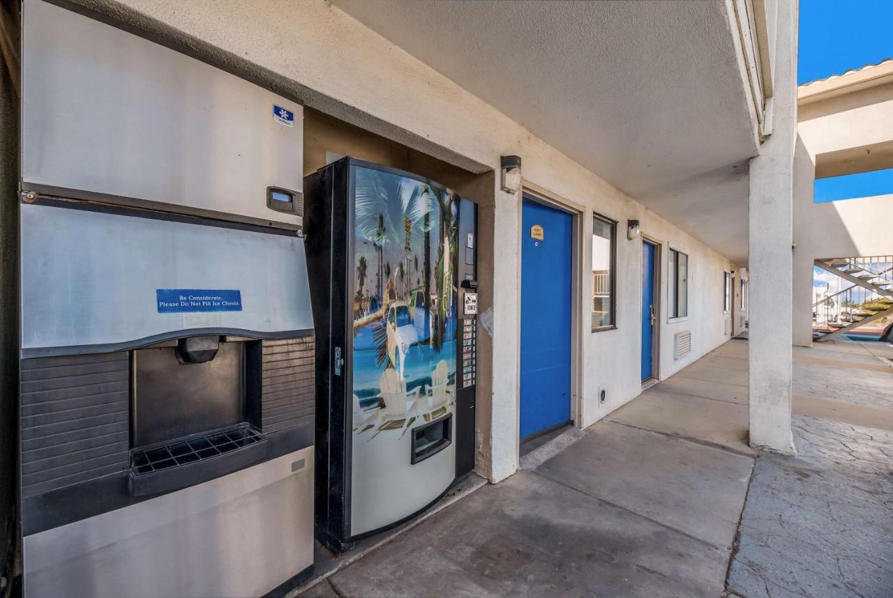 Motel 6-Westley, Ca Eksteriør billede